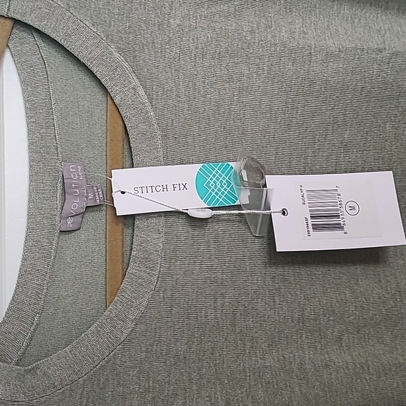 NWT Long Green Tunic Sweater - Picture 2 of 4